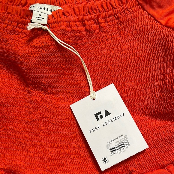 NWT Free Assembly Women's Smocked Midi Dress with Convertible Sleeves - Picture 10 of 10